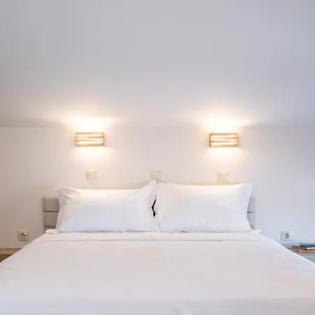 Luxury Villa- Sleeps 6 - Views Pool Hot Tub Villa