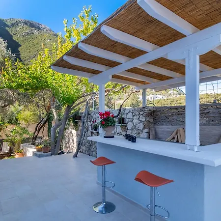 Luxury Villa- Sleeps 6 - Views Pool Hot Tub Villa