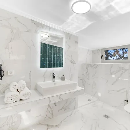 Luxury Villa- Sleeps 6 - Views Pool Hot Tub Villa *